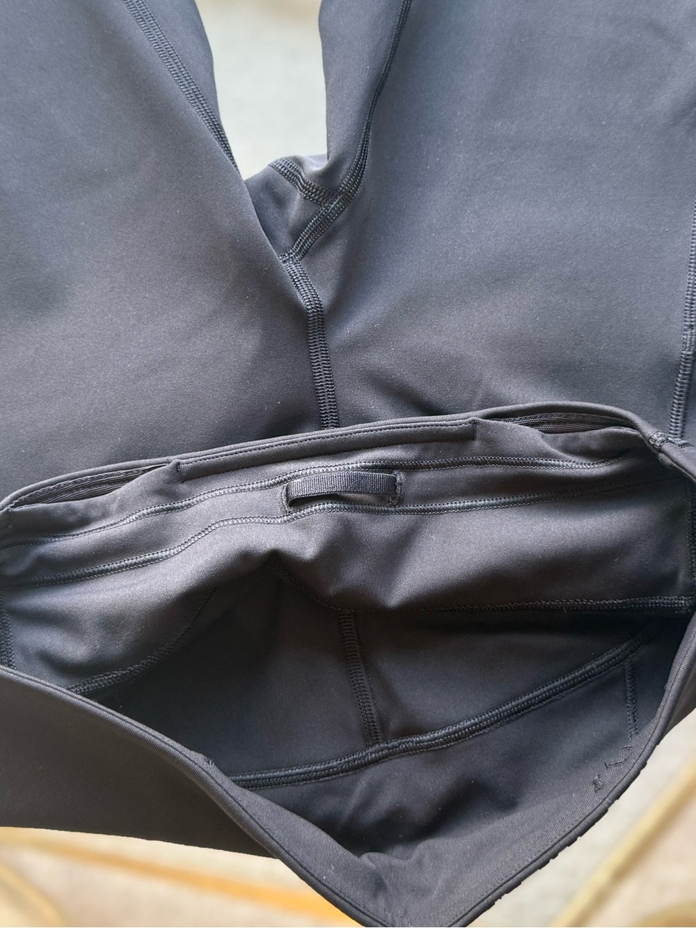 Lululemon Speed up Tight Full on Luxtreme Sz 6 MSRP $108 - Picture 6 of 10